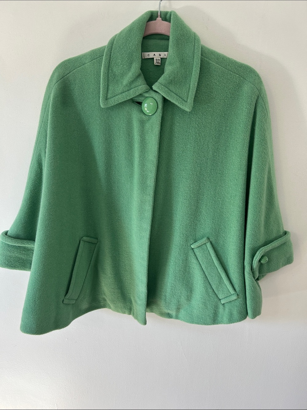 CAbi Wool Blend Cape #168 Green Size S/M 50’s Inspired with Polka Dot Lining - Picture 2 of 15